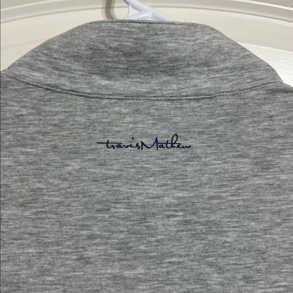 Travis Mathew men’s small twist of like quarter zip pullover grey blue